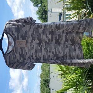 LulaRoe Melissa tunic top.